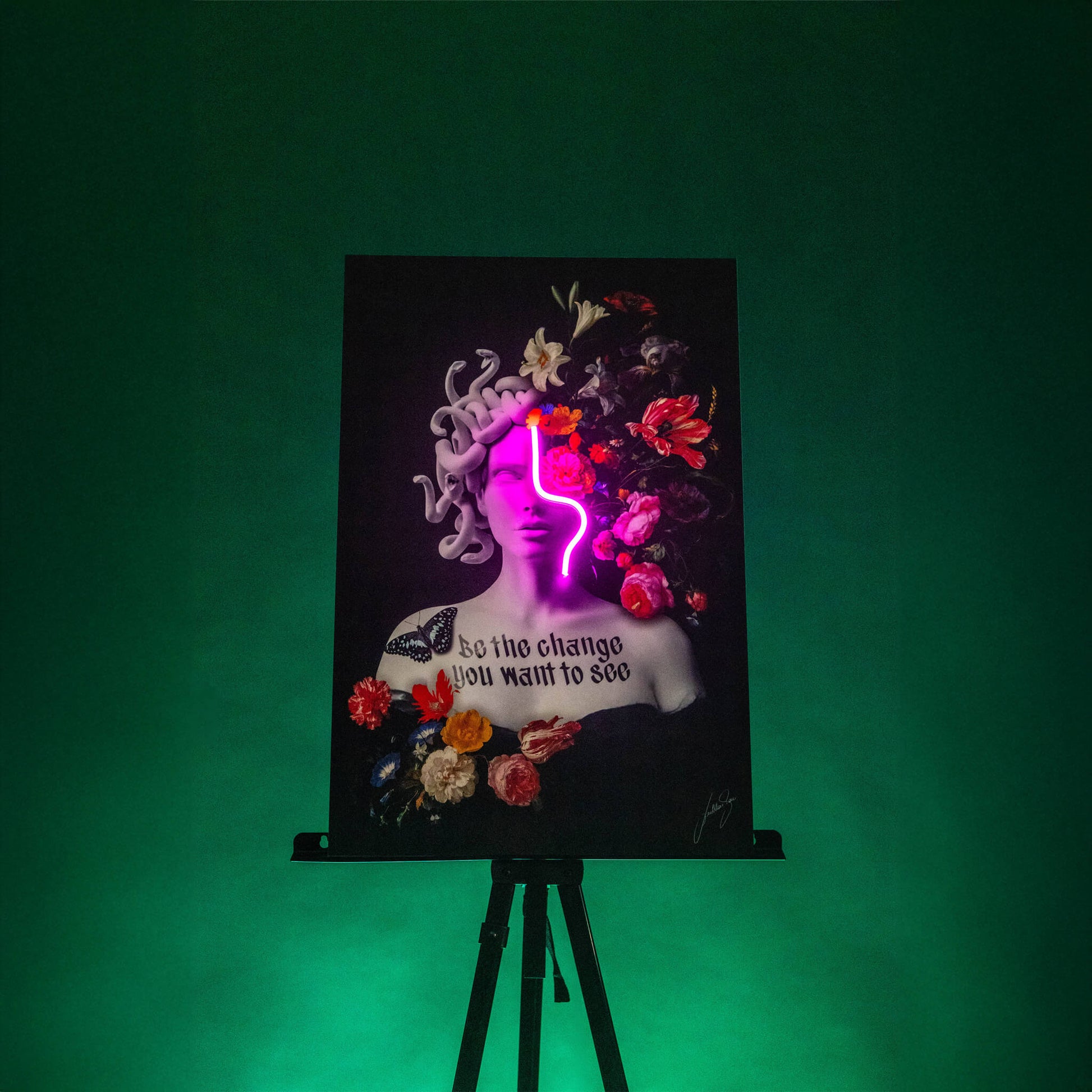 Medusa Artwork - Neonidols